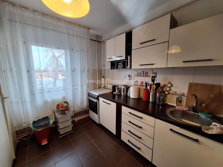 Cu acces facil spre Centru. Etajul 2. GARAJ SUB BLOC SI BOXA. - 6