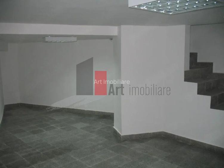 Oportunitate Unică! Vilă Spațioasă lângă Podul Grant, Ideală pentru Birouri - 9