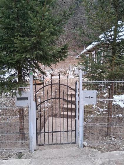 Casa din lemn si teren intravilan, Izvorul Muntelui, Neamt - 7