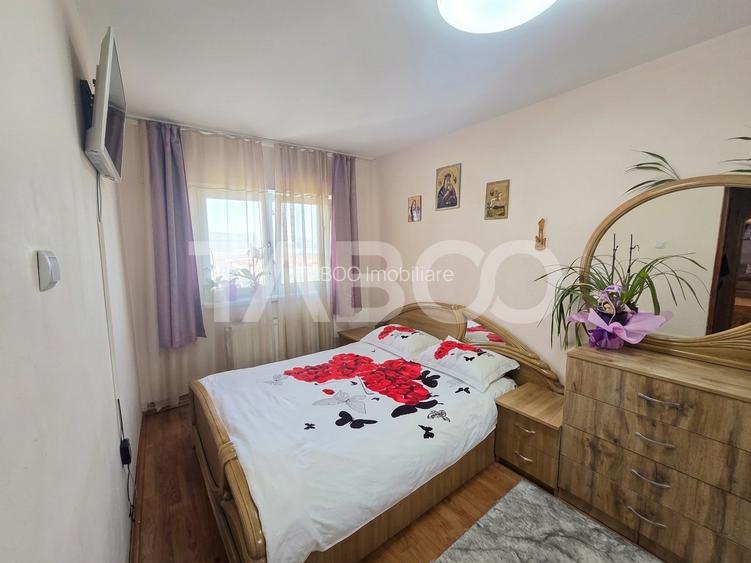 Apartament 3 camere 2 bai 64 mpu bloc cu lift in zona Vasile Aaron - 3