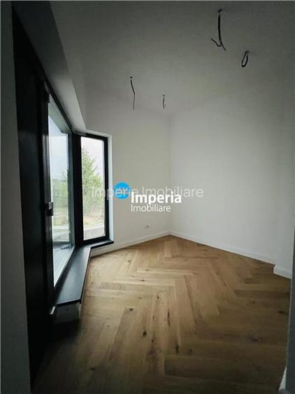 Persoana fizica de vanzare doua VILE DE LUX cu vedere la lac CORBEANCA - 6