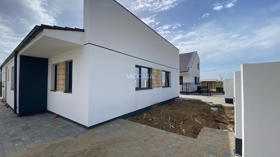 Comision 0%. Duplex pe parter.  Panouri solare.  328 mp teren.  La cheie. - 4