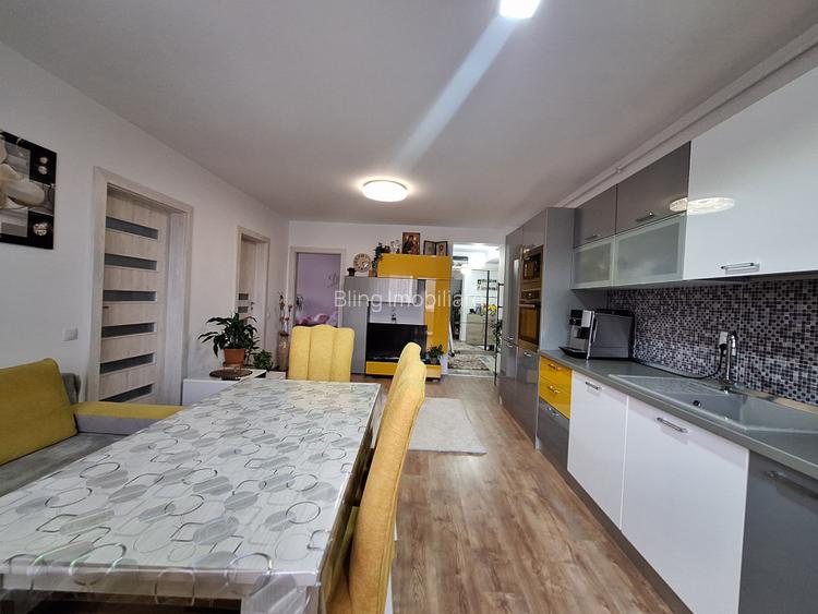 Apartament cu 3 camere, balcon, zona Stejarului - 3