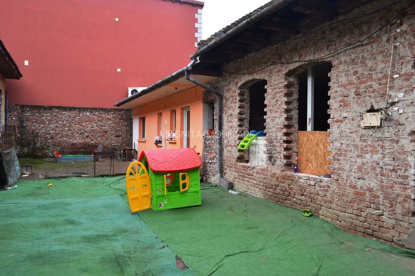 Cladire istorica intre P-ta Balcescu si P-ta Maria - 8