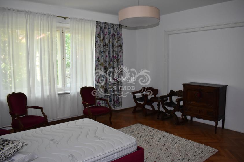 Vând vilă deosebită, cu 12 camere în Centrul Brașovului - 2