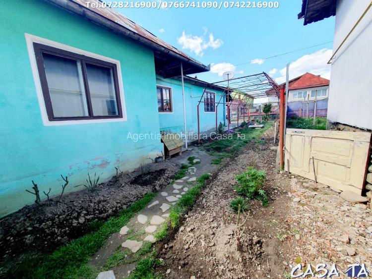 Casa+Teren aferent si Anexe, Str. Petresti - 5