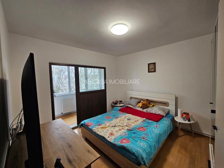 Apartament 3 camere, decomandat, etajul 4 din 4, cu pod, Girocului, comision 0% - 9