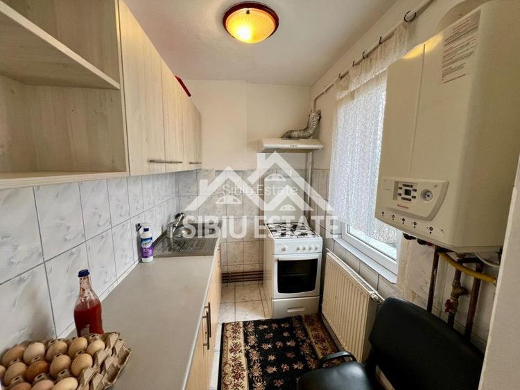 Apartament 2 camere , etaj 2, zona Țiglari - 4