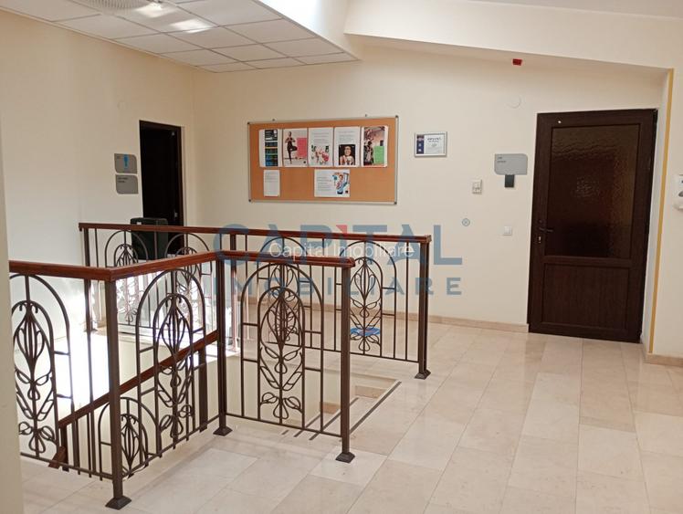 CLADIRE CU ARHITECTURA EMBLEMATICA - FOST SEDIU INTEL - 4