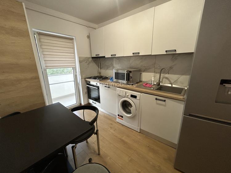 Apartament 2 camere decomandat , 56 mp , zona Porii ,  - 4