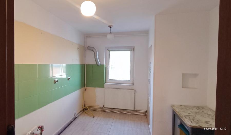 Vand apartament 3 camere BRASOV cartier Florilor - 2