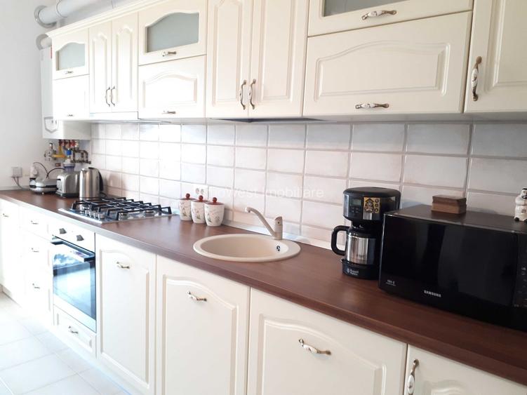 Giroc-Eso | 3 Camere | Etaj 1 | Centrala proprie | Loc de parcare - 4