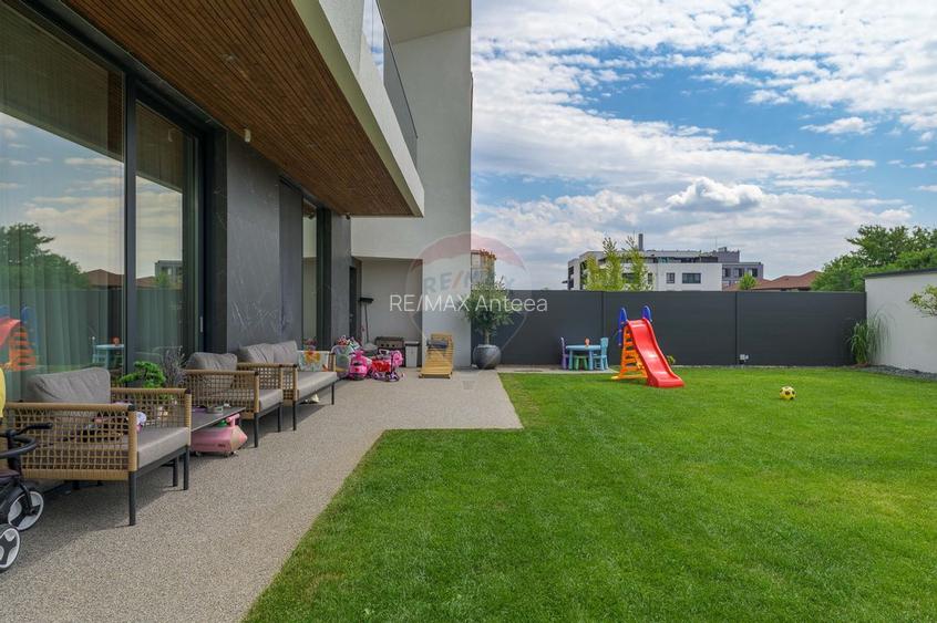 Arhitectură, tehnologie și lifestyle premium într-o vilă spectaculoasă - 44