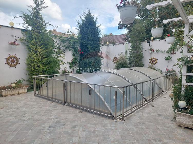 Casă / Vilă cu 10 camere de vânzare în zona Central - 21