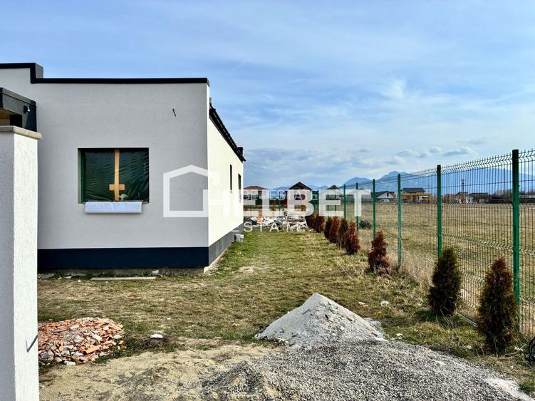 Casă/4 camere/Parter/Sânpetru - 2