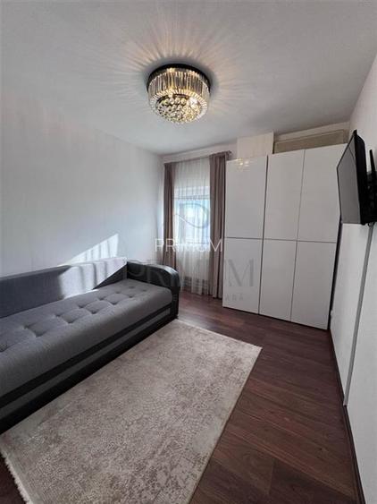 FABRIC - 5 CAM - DECOMANDAT - 2 NIVELE - PENTHOUSE - 2 BAI - ZONA ISTORICA-- - 17