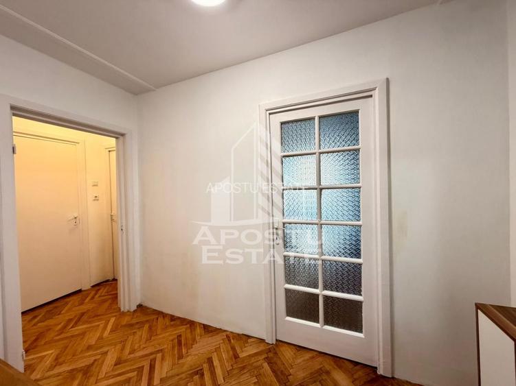 Apartament cu 3 camere, centrala proprie, zona Complex Studentesc - 11