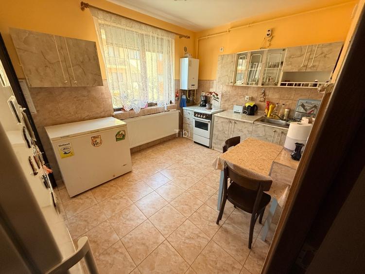 Apartament cu 2 camere+garaj De Vanzare in Floresti - 2