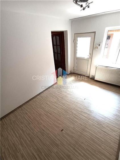Casa 5 camere Pretabila 2 Familii, teren 176 mp, Bld Dorobantilor - 11