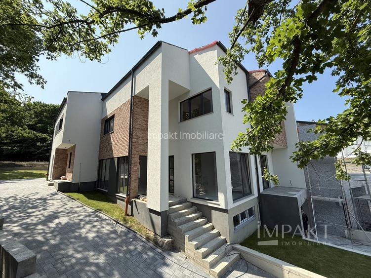 Case cuplate la liziera padurii , ideale pentru 2 familii ! - 3