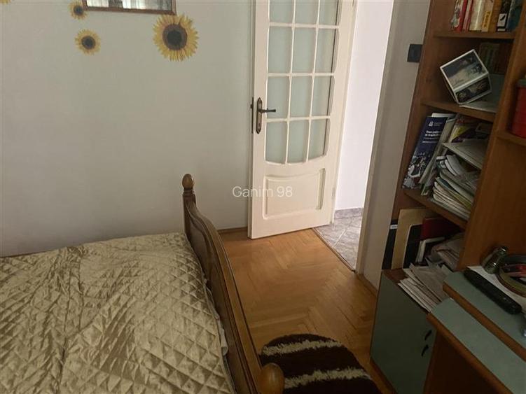 Apartament 4 camere , zona centrala -2 Stejari , decomandat , imbunatatit , mobi - 10