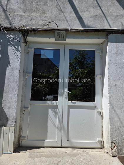 Apartament cu 3 camere decomandat etajul 4 zona centrala Adjud - 3