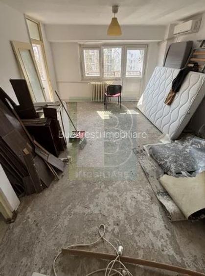 Garsoniera,Nerva Traian METROU Timpuri Noi,bl.1990,et.4/8,DECOMANDATA,Libera! - 5