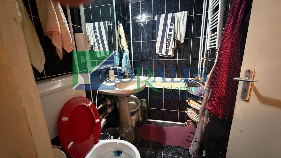 Central - Piata 700. Bloc de Caramida. Decomandat, Et 2. Posibilitate Centrala - 8