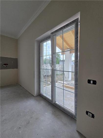 Duplex deosebit - zona excelenta - toate utilitatile - finisaje TOP - 25