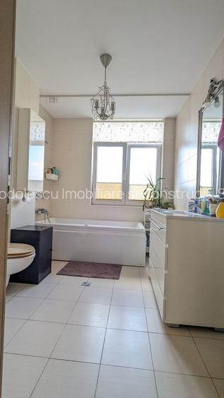 Apartament spatios 100 mp cu lift si 50 mp de terase - 16
