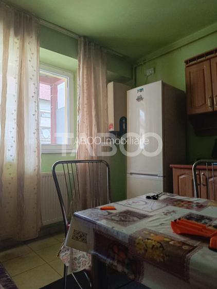 Garsoniera cat un apartament- 51 mp utili balcon 6 mp etaj 3 sat Marsa - 4