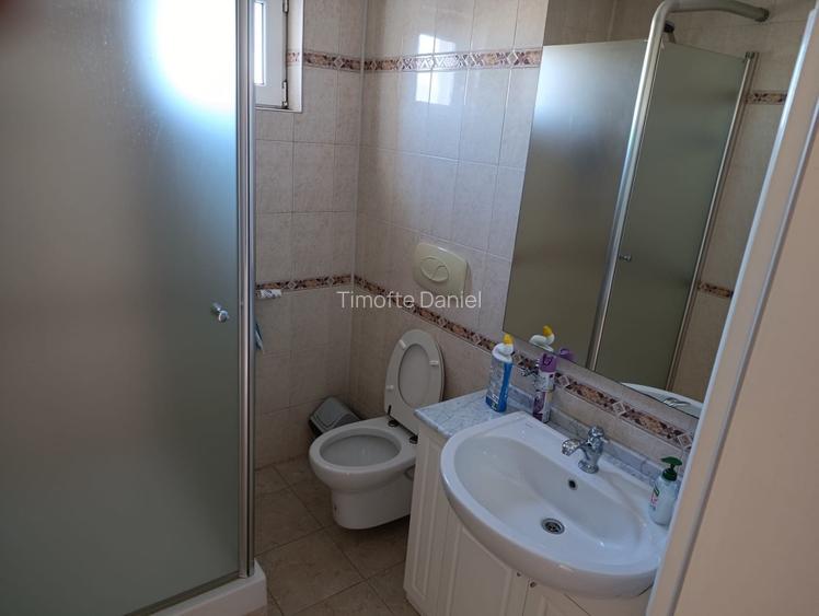Apartament de vanzare 3 camere - 4