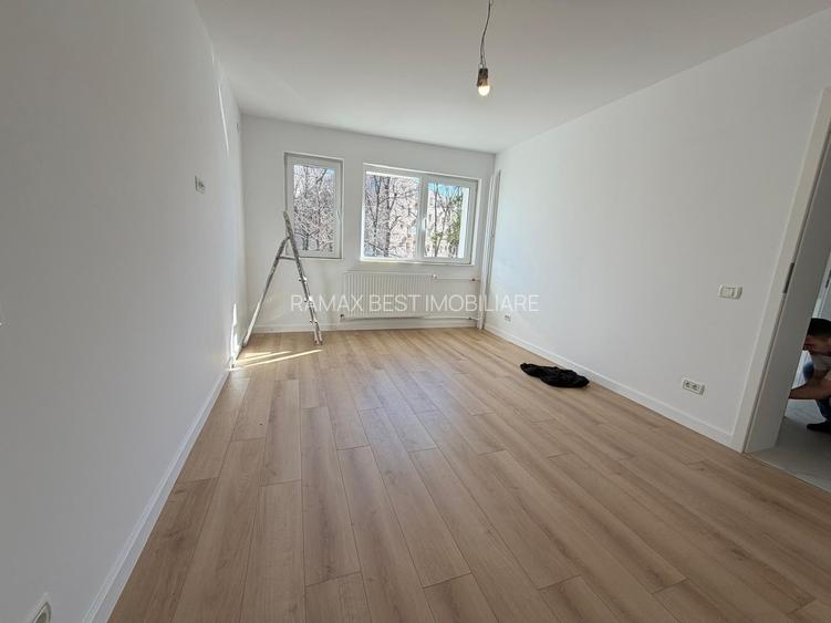 Titan, parcul Titanii, pe Zavideni, 10 minute metrou, renovat complet, bloc 4 et - 11