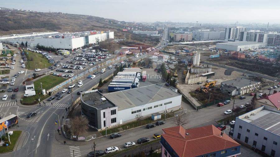 Locatie unica, hala cu zona administrativa, curte generoasa 4000mp - 20