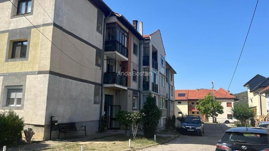 Apartament la Dunare cu 3 camere in bloc vila 2 etaje, decomandat, 2 bai - 9