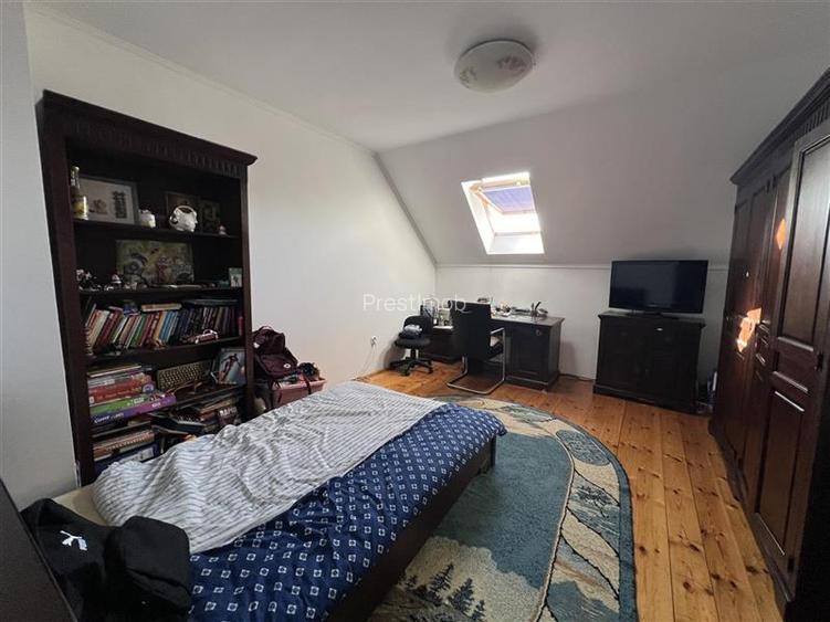 Casa de vanzare in zona Moca de 380 mp utili, cu piscina si curte de 733 mp - 9