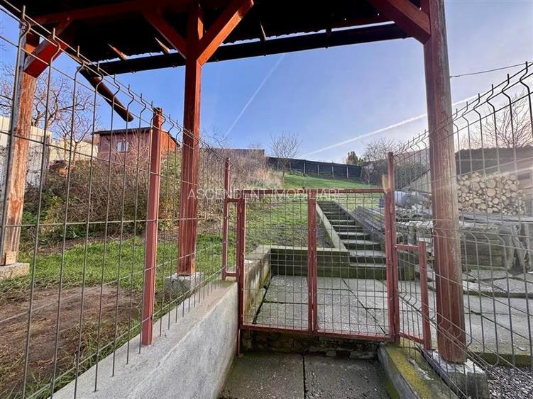 Casa potential:locuire multifamiliala,activitati comerciale,birouri,677 mp teren - 34