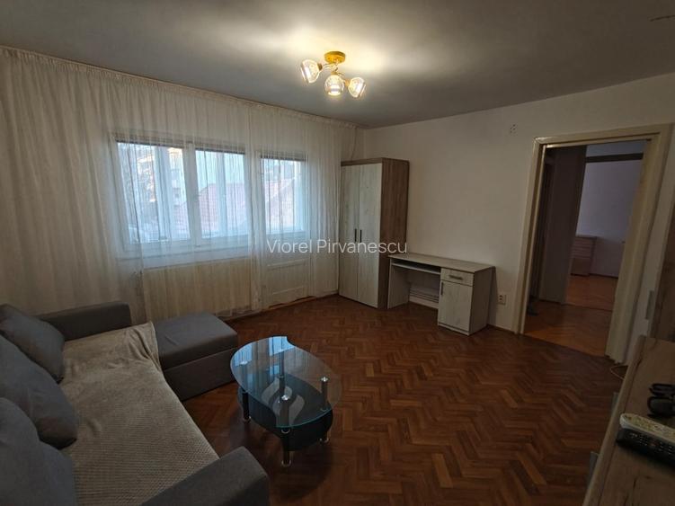 Inchiriez apartament 3 camere, et. 2, centrala proprie,2 bai- Complex Studentesc - 2
