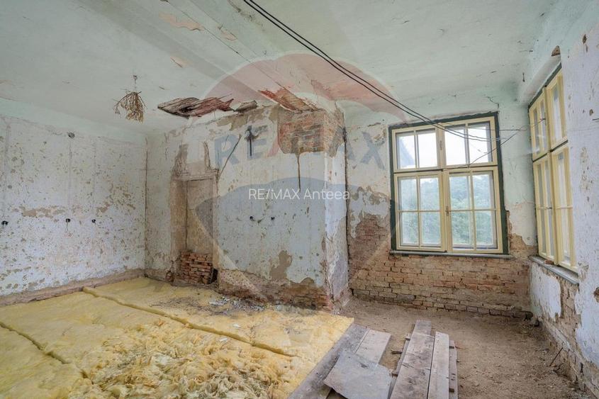 Fosta scoala saseasca semnata de Fritz Balthes - Bruiu, Sibiu - 12