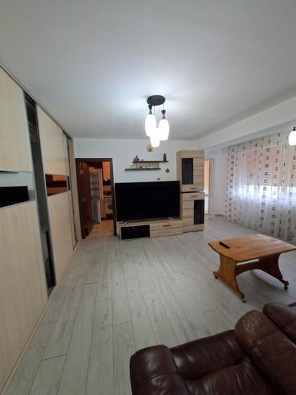 INCHIRIEZ APARTAMENT 2 CAMERE ZONA VIVO CONSTANTA