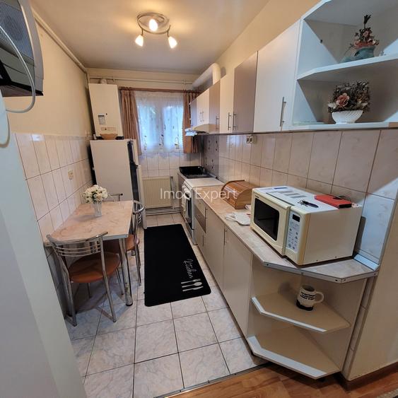 Inchiriem apartament cu 2 camere, strada Uranus - 2