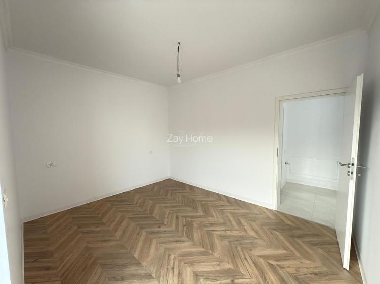 Asfalt. Loc de parcare. - 11