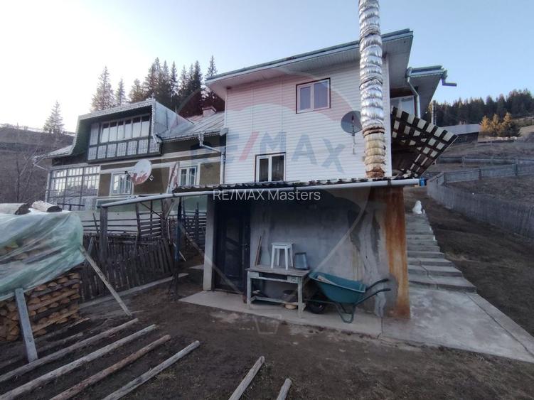 Case cu 7 camere de vânzare în comuna Panaci, sat Drăgoiasa. - 4