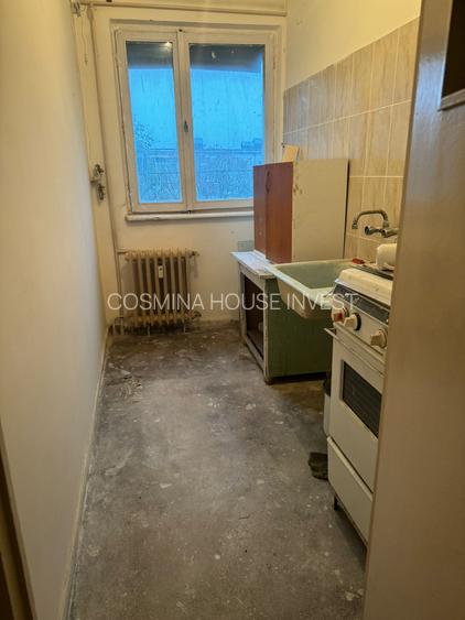 Zona Lamaita, se vinde apartament nedecomandat ,doua  camere pret 38000 euro - 5