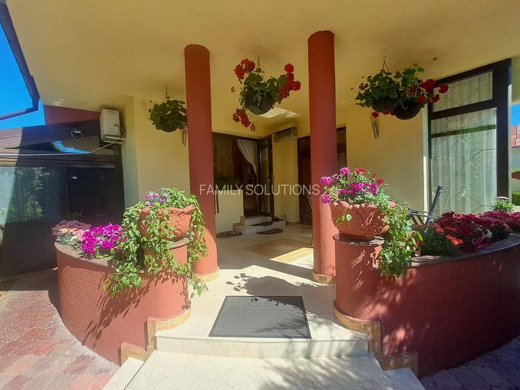 Casa individuala cu piscina. P+1+M. zona foarte buna - 12