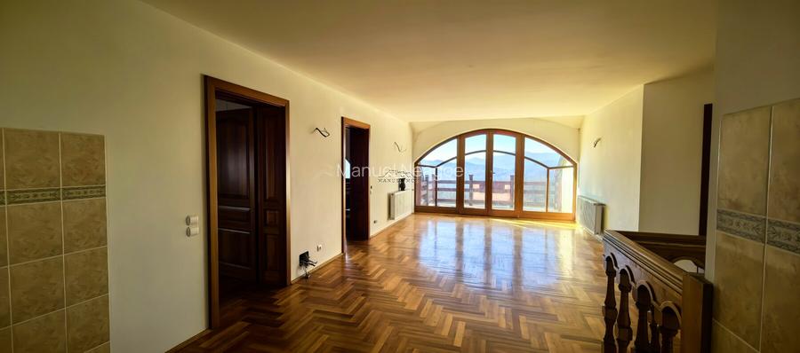 Vila/Pensiune 620mp  , teren generos 3862mp , priveliste de top , neopturata - 11