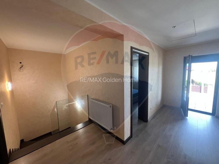 Casa 4 camere Focsani str Militari - 12