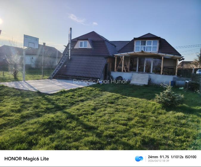 Casa de vanzare pe DN 11 - 3