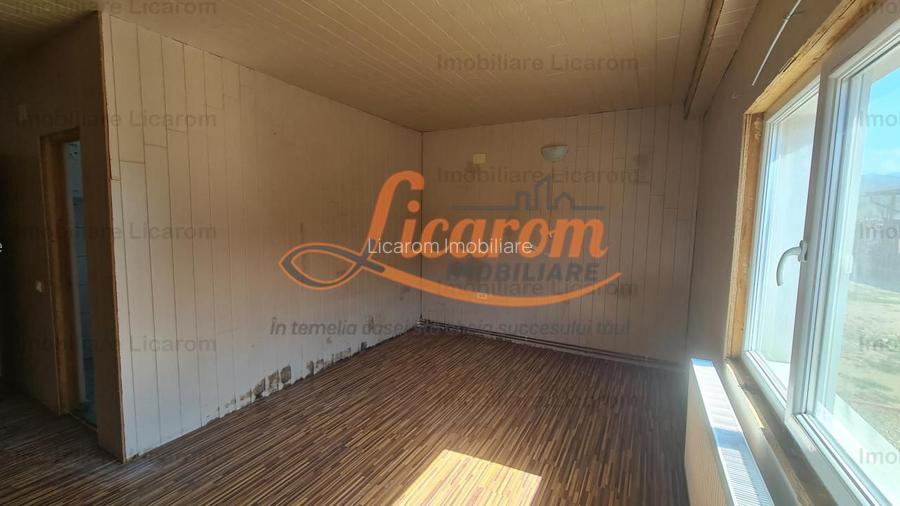 Proprietate in Cristian cu trei constructii+o fundatie,450000euro - 30