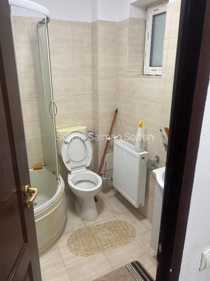 Acest apartament de 2 camere este situat la etajul 1. Este decomandat, oferind o - 5